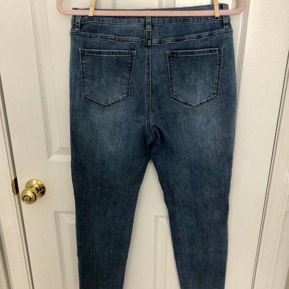 Jeans - Picture 3 of 3